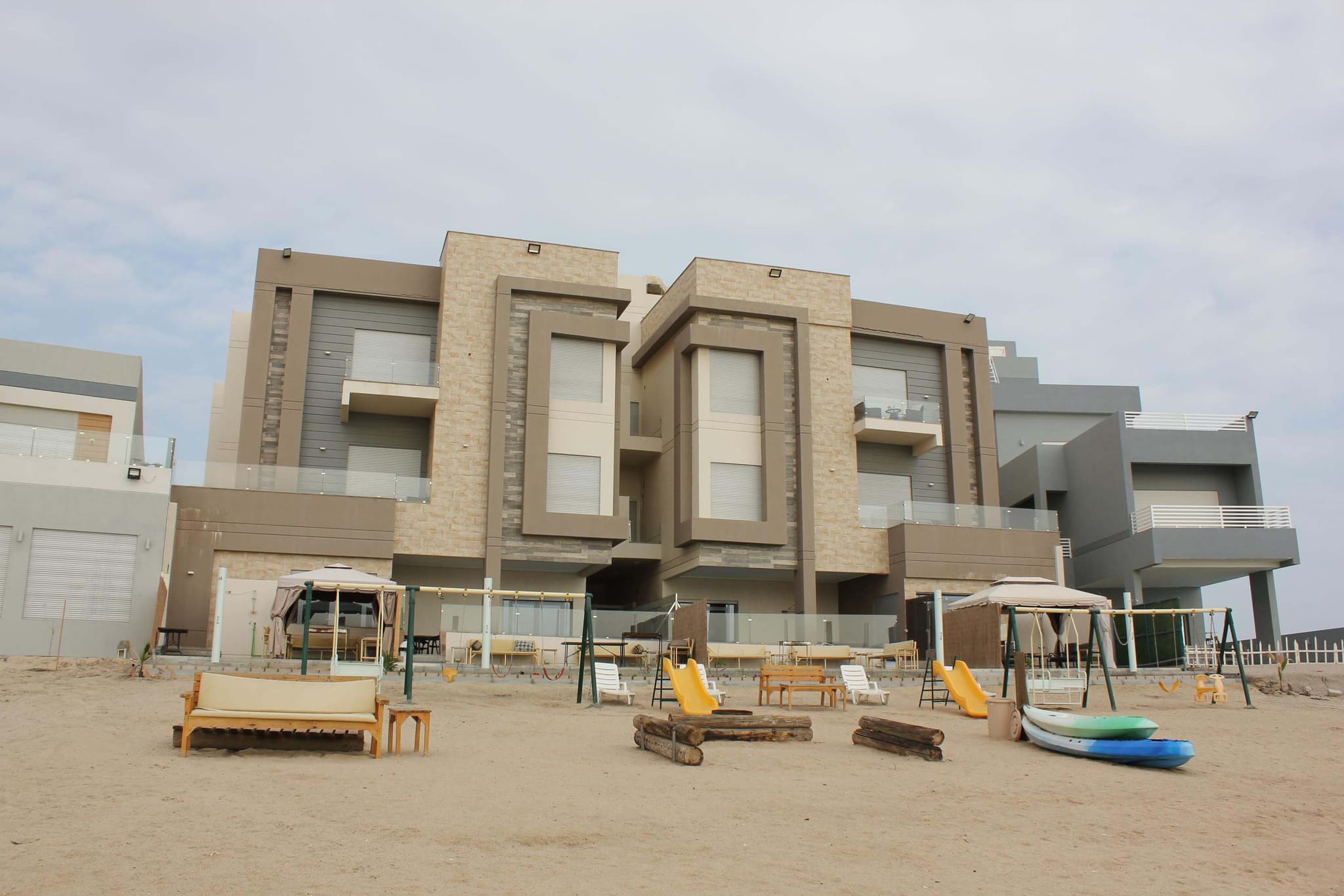 لحظات ما تنسي